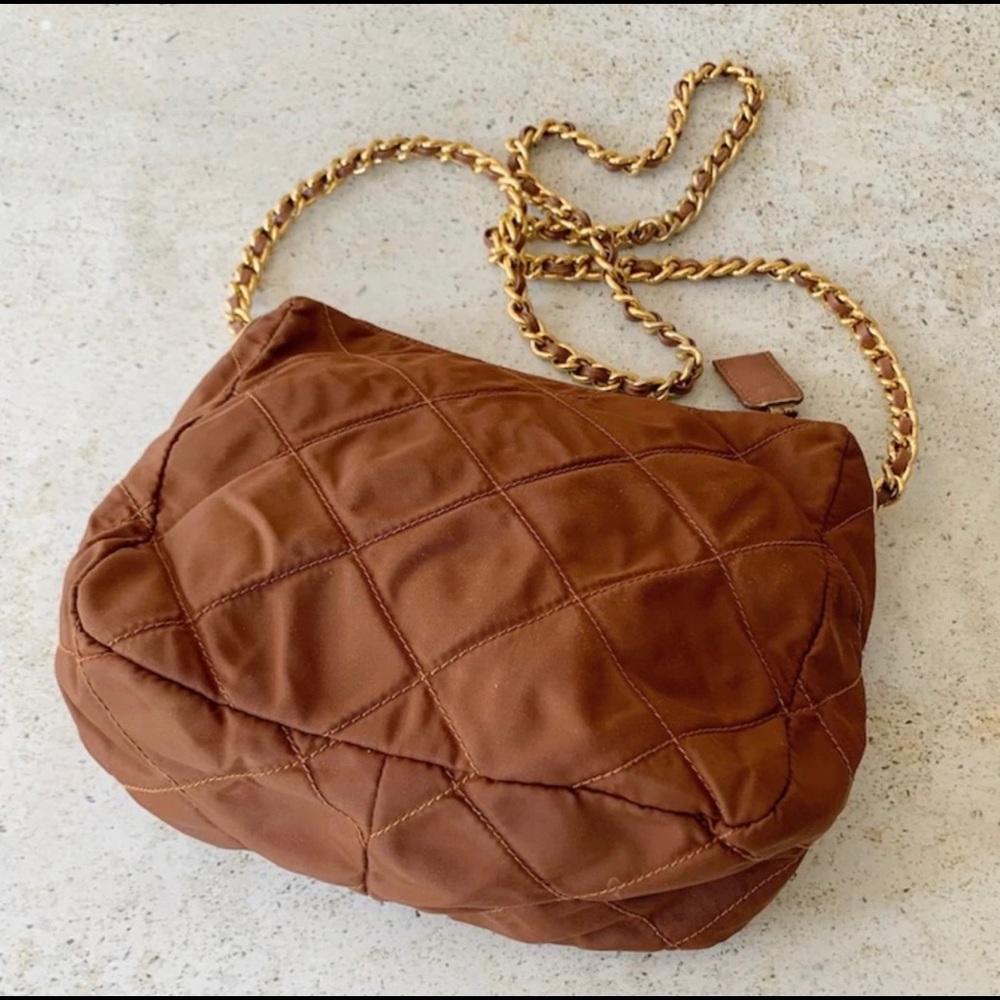 Prada vintage bag with Chain - Picture 9 of 10